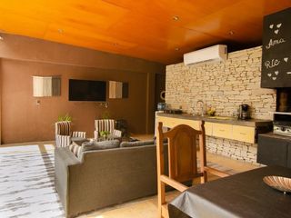Foto 9 de Casa venta 4 dormitorios  4 baños 3 cocheras 600mts2 totales - Ringuelet