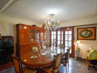 Foto 12 de Casa en venta - 4 dormitorios 2 baños 1 cochera - 200mts2 - La Plata