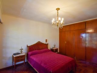 Foto 25 de Casa en venta - 4 dormitorios 2 baños 1 cochera - 200mts2 - La Plata
