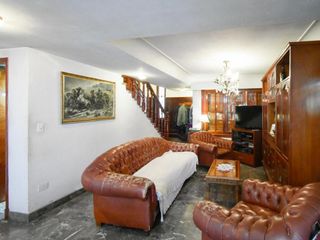 Foto 6 de Casa en venta - 4 dormitorios 2 baños 1 cochera - 200mts2 - La Plata