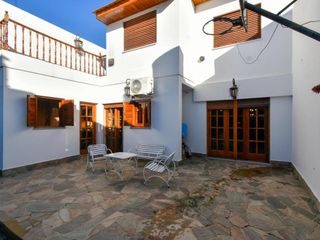 Foto 51 de Casa en venta - 4 dormitorios 2 baños 1 cochera - 200mts2 - La Plata