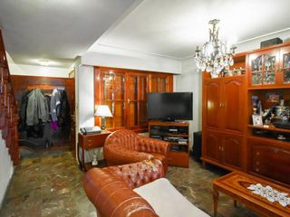 Foto 8 de Casa en venta - 4 dormitorios 2 baños 1 cochera - 200mts2 - La Plata
