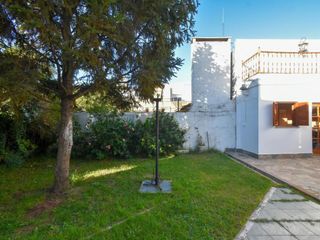 Foto 30 de Casa en venta - 4 dormitorios 2 baños 1 cochera - 200mts2 - La Plata