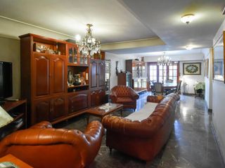 Foto 7 de Casa en venta - 4 dormitorios 2 baños 1 cochera - 200mts2 - La Plata