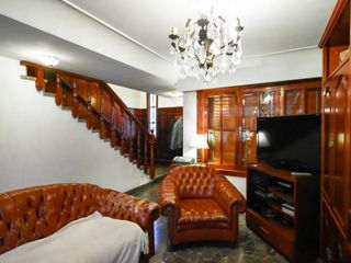 Foto 9 de Casa en venta - 4 dormitorios 2 baños 1 cochera - 200mts2 - La Plata