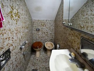 Foto 16 de Casa en venta - 4 dormitorios 2 baños 1 cochera - 200mts2 - La Plata
