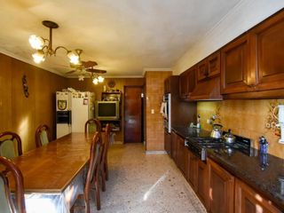 Foto 15 de Casa en venta - 4 dormitorios 2 baños 1 cochera - 200mts2 - La Plata