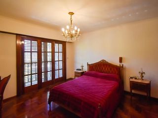Foto 45 de Casa en venta - 4 dormitorios 2 baños 1 cochera - 200mts2 - La Plata