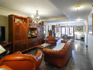 Foto 10 de Casa en venta - 4 dormitorios 2 baños 1 cochera - 200mts2 - La Plata