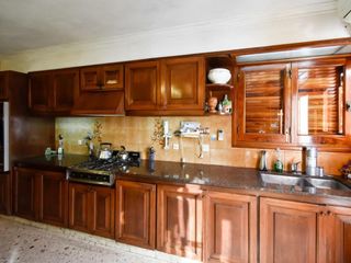Foto 13 de Casa en venta - 4 dormitorios 2 baños 1 cochera - 200mts2 - La Plata