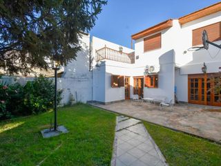 Foto 52 de Casa en venta - 4 dormitorios 2 baños 1 cochera - 200mts2 - La Plata