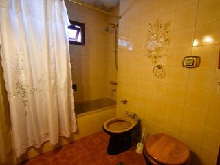 Foto 22 de Casa en venta - 4 dormitorios 2 baños 1 cochera - 200mts2 - La Plata