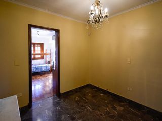 Foto 34 de Casa en venta - 4 dormitorios 2 baños 1 cochera - 200mts2 - La Plata