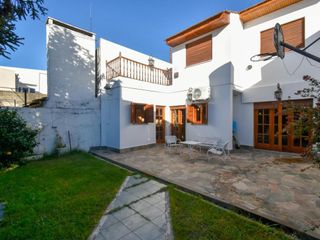 Foto 48 de Casa en venta - 4 dormitorios 2 baños 1 cochera - 200mts2 - La Plata