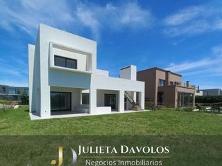 Foto 1 de OPORTUNIDAD!!Casa Perimetral en Venta 5 Ambientes Puertos del Lago Barrio Ceibos-Escobar-Maschwhitz