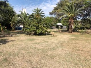 Foto 2 de Terreno 650 mts con  quincho con asador y cocina completo en  villa allende golf