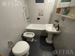 Foto 8 de Venta casa de 4 ambientes con cochera en Bernal Oeste