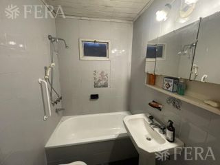 Foto 9 de Venta casa de 4 ambientes con cochera en Bernal Oeste