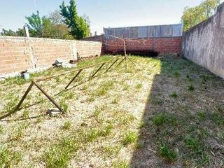 Foto 1 de Casa con local o taller en venta en La Plata