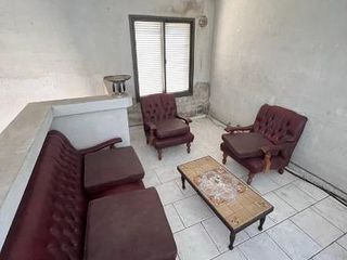 Foto 3 de Casa con local o taller en venta en La Plata