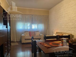 Foto 3 de Casa 5 ambientes con jardín en venta - Quilmes Oeste