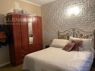 Foto 7 de Casa 5 ambientes con jardín en venta - Quilmes Oeste