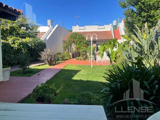 Foto 19 de Casa 5 ambientes con jardín en venta - Quilmes Oeste