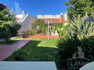 Foto 18 de Casa 5 ambientes con jardín en venta - Quilmes Oeste