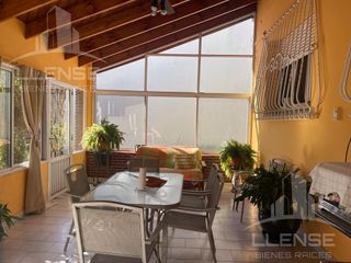 Foto 12 de Casa 5 ambientes con jardín en venta - Quilmes Oeste