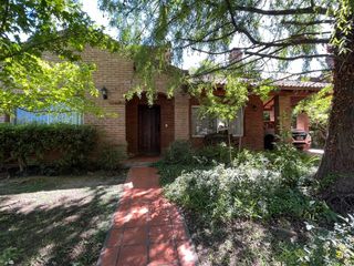Foto 1 de Casa en venta  Barrio Alamo Alto Maschwitz  en una planta estilo campo