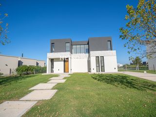 Foto 47 de Casa en  Venta en El Cantón Golf