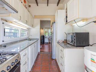 Foto 15 de Casa Quinta en Gonnet con quincho, parque y pileta - 486 esq. 23