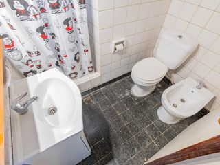 Foto 17 de Casa Quinta en Gonnet con quincho, parque y pileta - 486 esq. 23