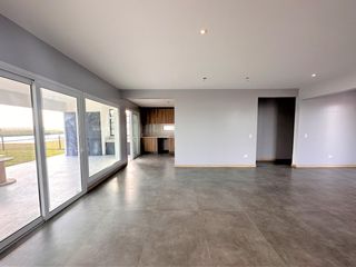 Foto 6 de CASA EN VENTA, PUERTOS DEL LAGO, BARRIO COSTAS, LOTE AL 100, 7 AMBIENTES