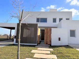 Foto 3 de CASA EN VENTA, PUERTOS DEL LAGO, BARRIO COSTAS, LOTE AL 100, 7 AMBIENTES