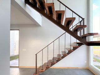 Foto 12 de CASA EN VENTA, PUERTOS DEL LAGO, BARRIO COSTAS, LOTE AL 100, 7 AMBIENTES
