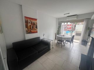 Foto 11 de Departamento en venta con balcón  en Urquiza R
