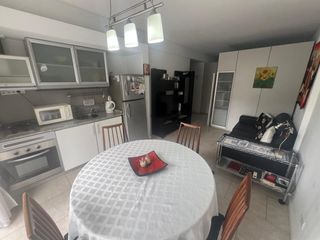 Foto 13 de Departamento en venta con balcón  en Urquiza R