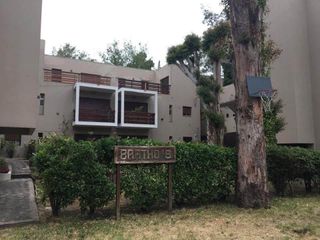 Foto 1 de Dúplex en venta - 4 Dormitorios 3 Baños - Cochera - 118Mts2 - Pinamar
