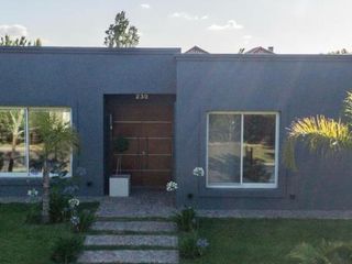 Foto 3 de Venta Casa 5 Ambientes con Piscina en San Agustin Villanueva Tigre APTO CREDITO!