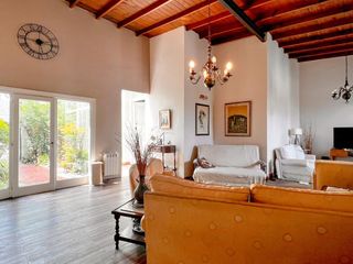 Foto 3 de VENTA | CASONA DE ESTILO | 5 AMBIENTES | RECICLADA | POMPEYA
