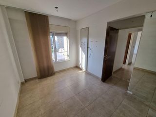 Foto 8 de ¡¡ VENDIDO !! EXCELENTE 3 AMBIENTES CON COCHERA FIJA - VILLA PUEYRREDON