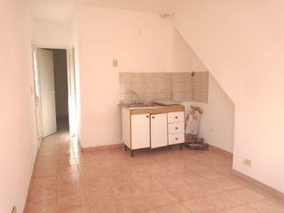 Foto 5 de Vena PH 2 Amb. Pta. Baja  en Villa Luzuriaga  - Buen Estado