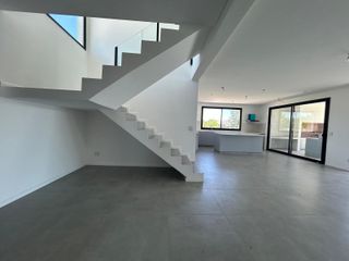 Foto 14 de Casa en  venta a la laguna en Canton Golf ESPECTACULAR VISTA ABIERTA