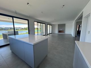 Foto 17 de Casa en  venta a la laguna en Canton Golf ESPECTACULAR VISTA ABIERTA