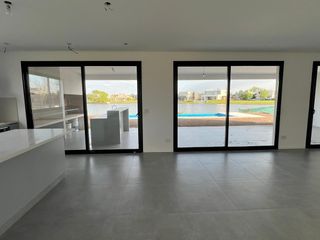 Foto 18 de Casa en  venta a la laguna en Canton Golf ESPECTACULAR VISTA ABIERTA