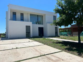 Foto 6 de Casa en  venta a la laguna en Canton Golf ESPECTACULAR VISTA ABIERTA