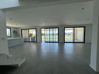 Foto 1 de Casa en  venta a la laguna en Canton Golf ESPECTACULAR VISTA ABIERTA