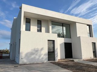 Foto 5 de Casa en  venta a la laguna en Canton Golf ESPECTACULAR VISTA ABIERTA