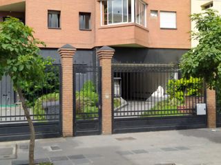 Foto 7 de Inversores! Cochera para auto, varias motos y baulera, Moreno al 300, Barrio Sur